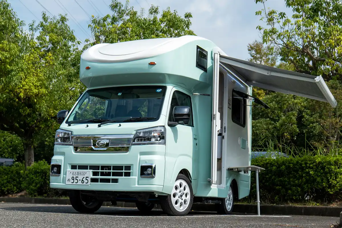 Happy1 Turbo Camper con el toldo desplegado