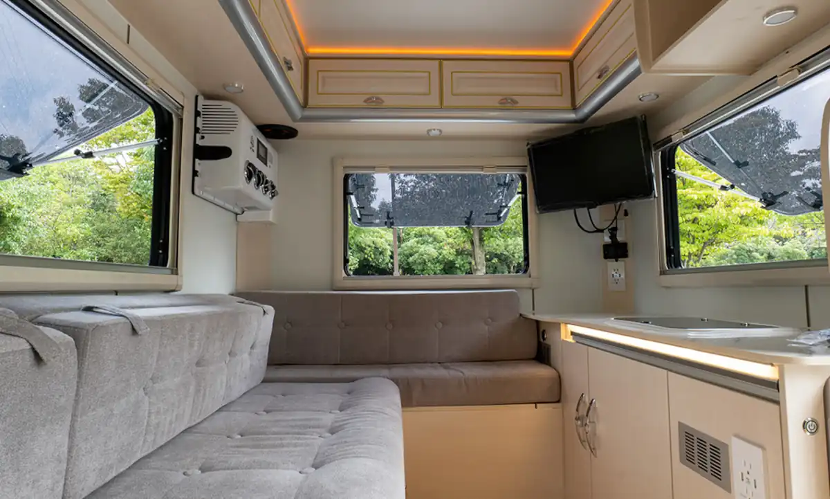 Interior de una camper Happy1