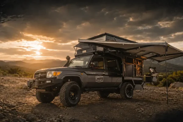 Bushwakka Kamelback 4, el Toyota Land Cruiser camper para 4